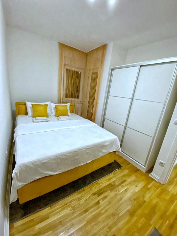 Pleasure Lux1 *